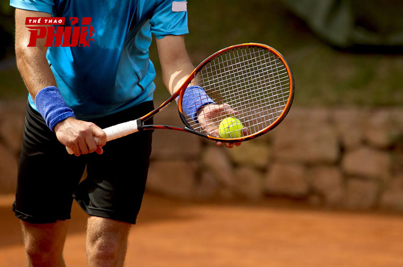 Sweatbands là phụ kiện được hầu hết các vận động viên Tennis sử dụng