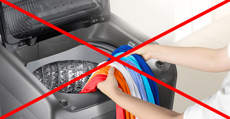 Không nên dùng máy giặt để giặt quần áo bóng đá