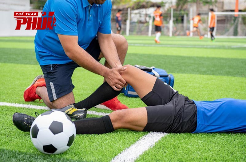 Chấn thương dây chằng khá phổ biến trong bóng đá