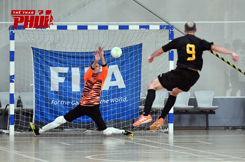 Bó gối là phụ kiện bóng đá thường xuyên được các thủ môn Futsal sử dụng